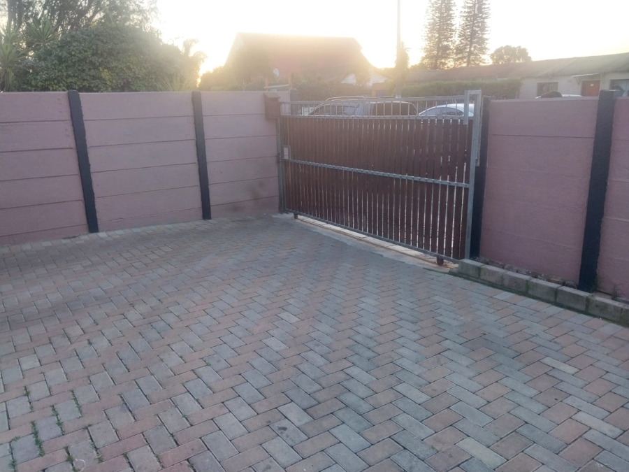 4 Bedroom Property for Sale in Ravensmead Western Cape